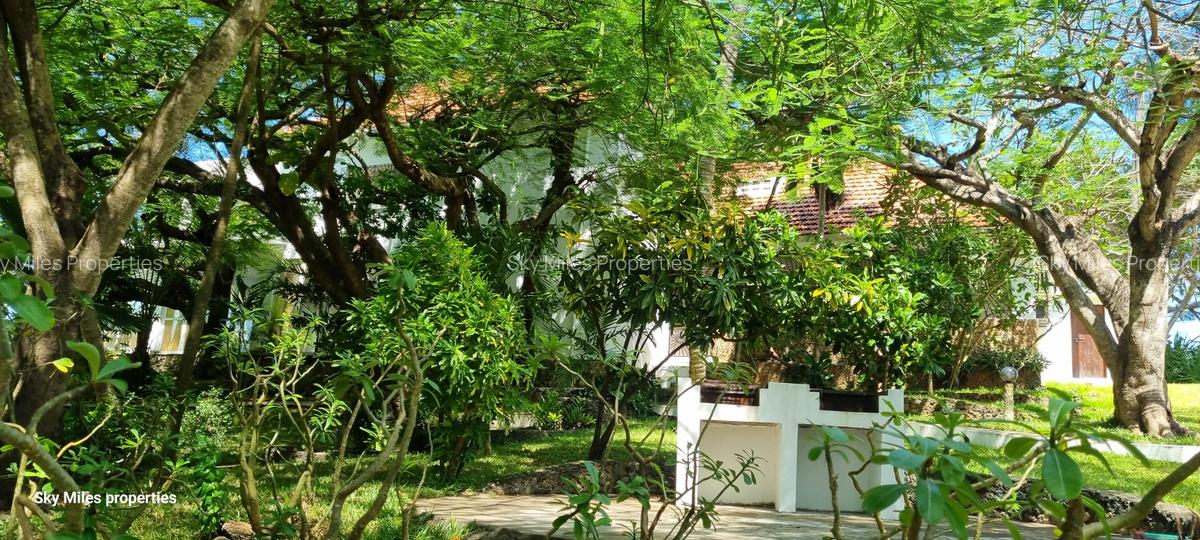 4 Bed Villa with En Suite at Malindi - 9
