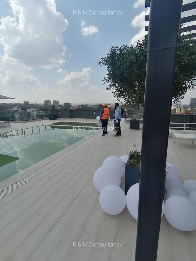 3 Bed Apartment with En Suite at Riverside Square - 12