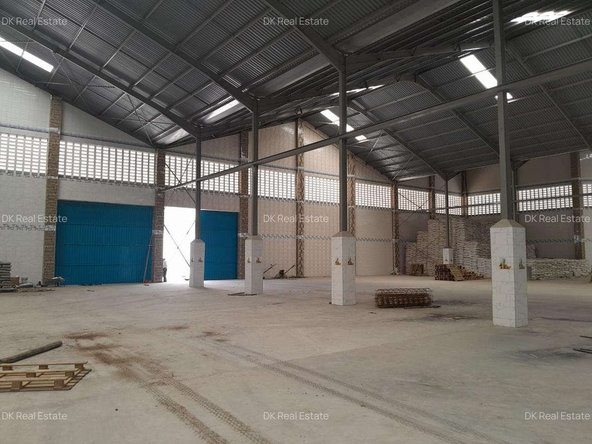 96,229 ft² Warehouse with Service Charge Included at Off Refineries Road - 10