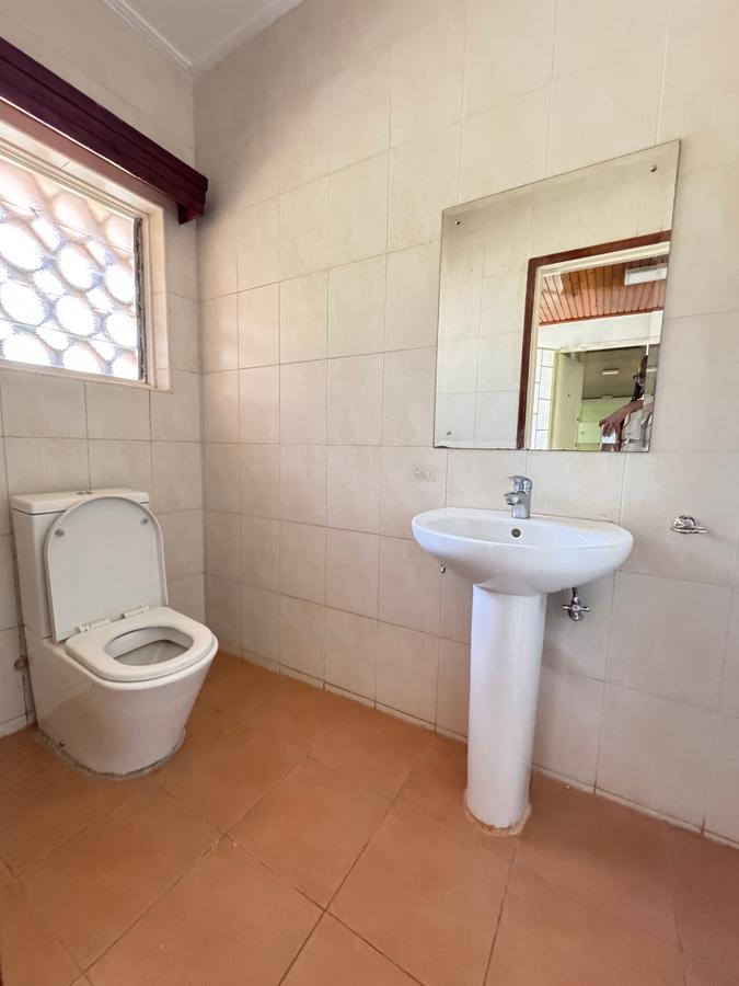 4 Bed House with En Suite at Runda - 14