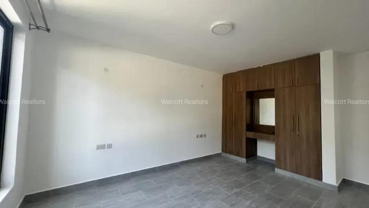 2 Bed Apartment with En Suite in Lavington - 12