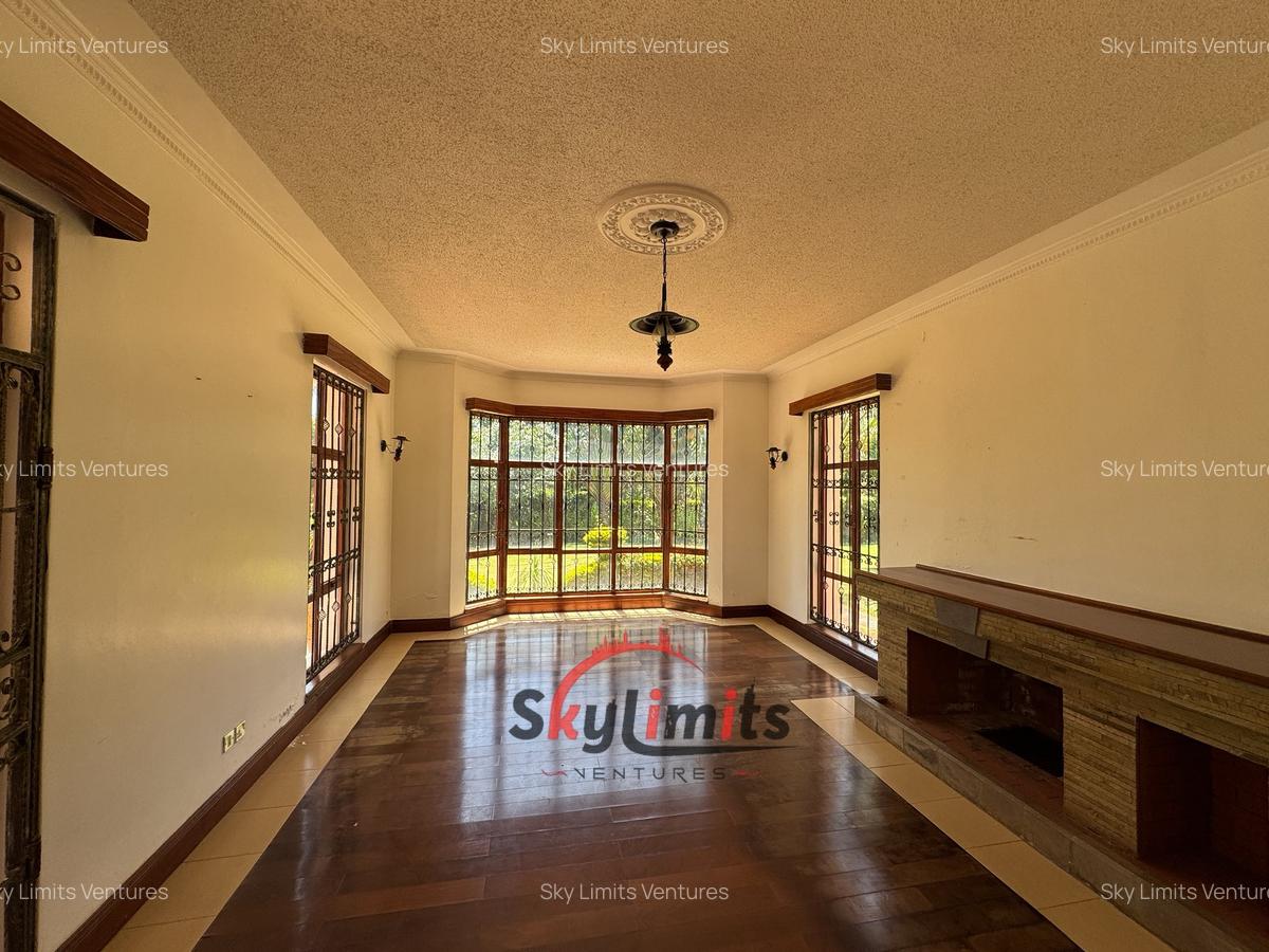 5 Bed Villa with En Suite in Runda - 3