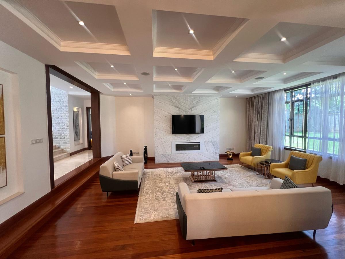 5 Bed House with En Suite in Lavington - 13