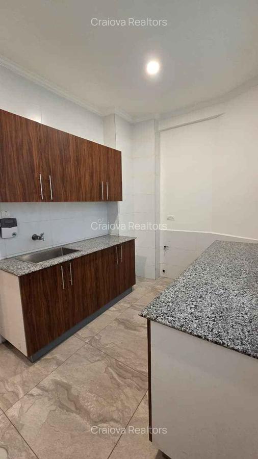 4 Bed Apartment with En Suite at City Drive - 10