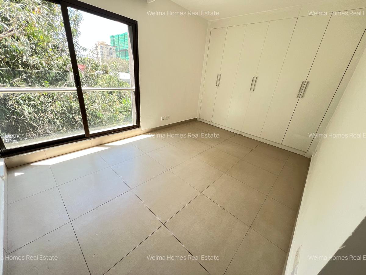 2 Bed Apartment with En Suite in Lavington - 10