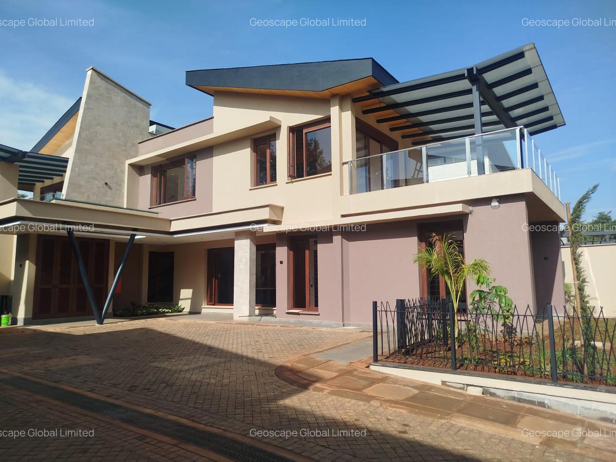 5 Bed House with En Suite in Runda - 4