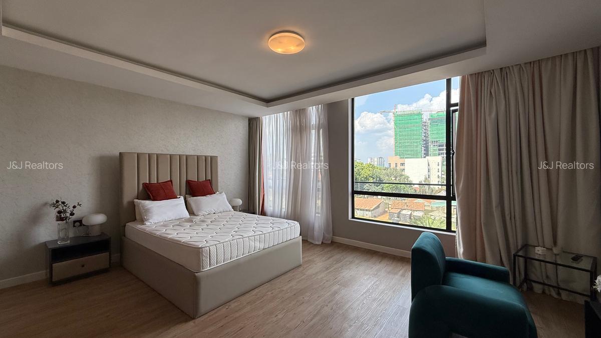 Furnished 2 Bed Apartment with En Suite in Brookside - 13