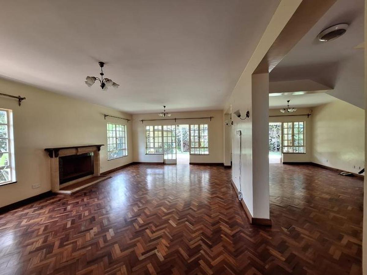 5 Bed Townhouse with En Suite at Lavington - 15