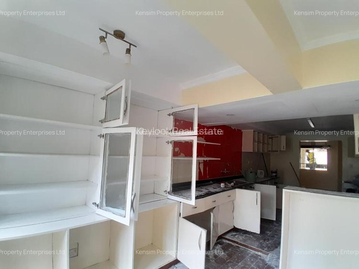 5 Bed Townhouse with En Suite in Lavington - 10