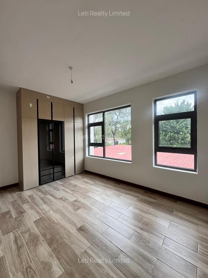 6 Bed Townhouse with En Suite in Lavington - 11