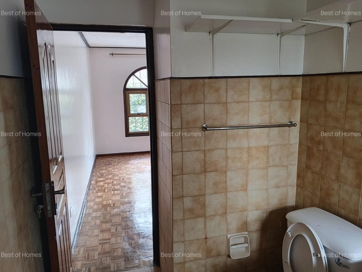 4 Bed House with En Suite in Riverside - 11