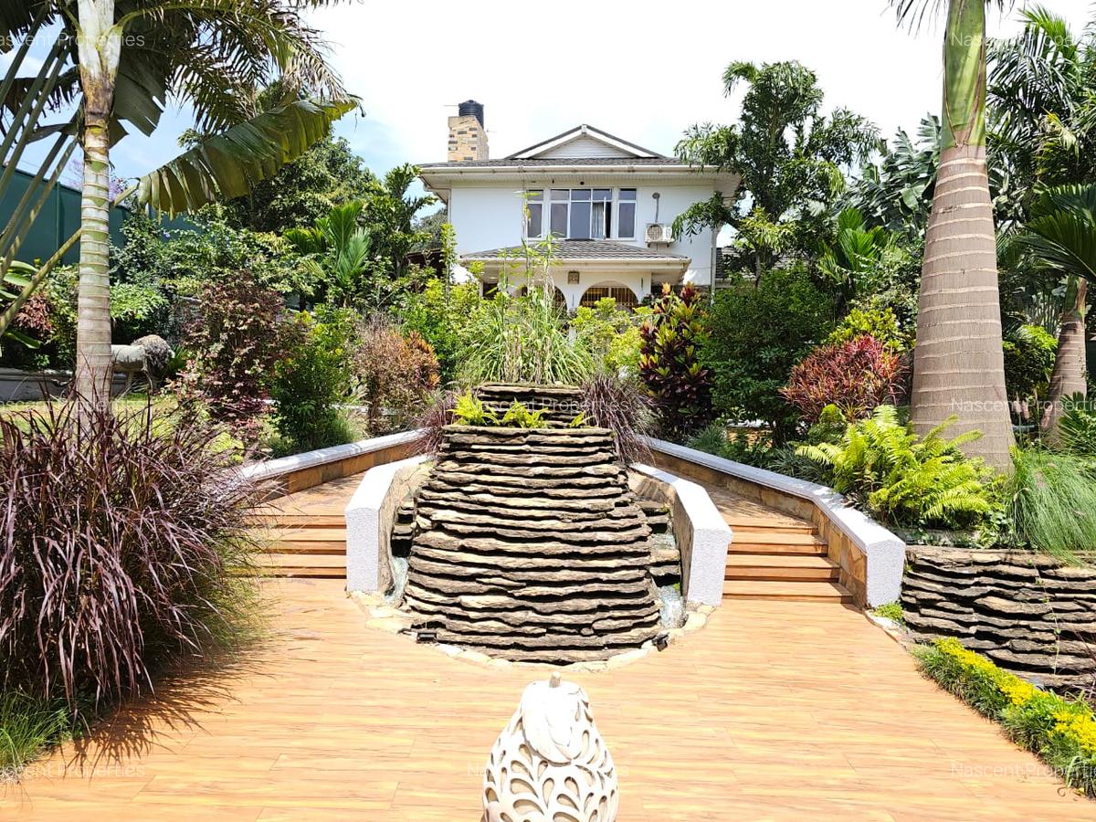 4 Bed House with En Suite in Runda - 1