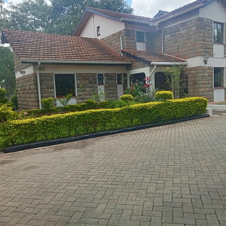 5 Bed House with En Suite at Westlands - 9