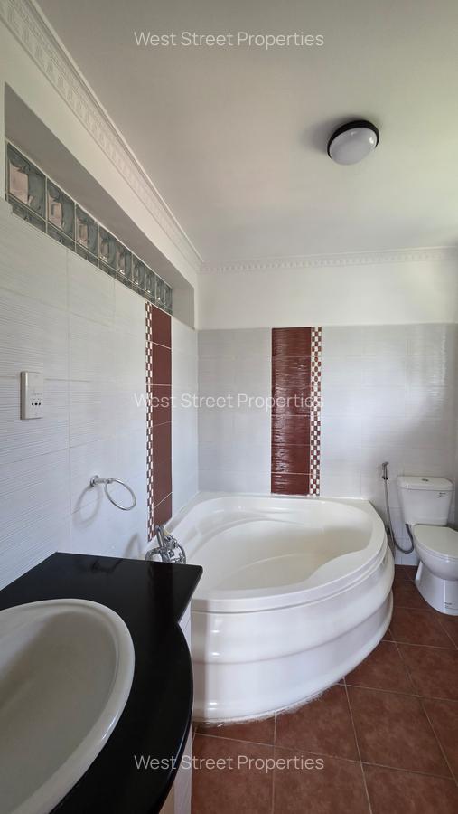 3 Bed Apartment with En Suite at Mbaazi Lane - 6