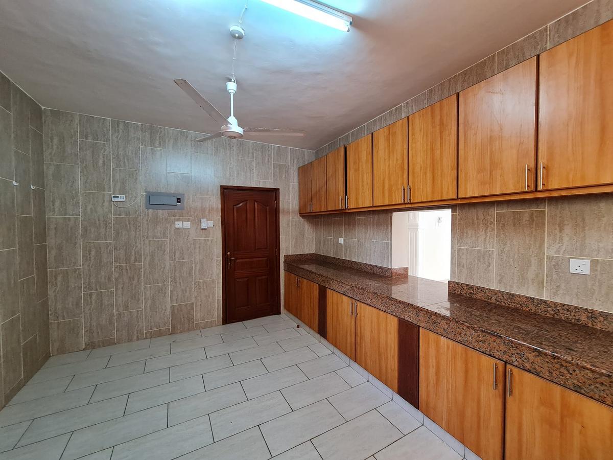 3 Bed Apartment with En Suite in Nyali Area - 16