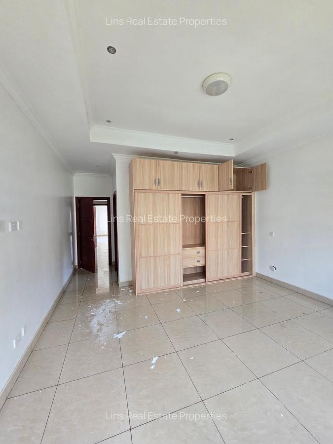 4 Bed Townhouse with En Suite in Runda - 11