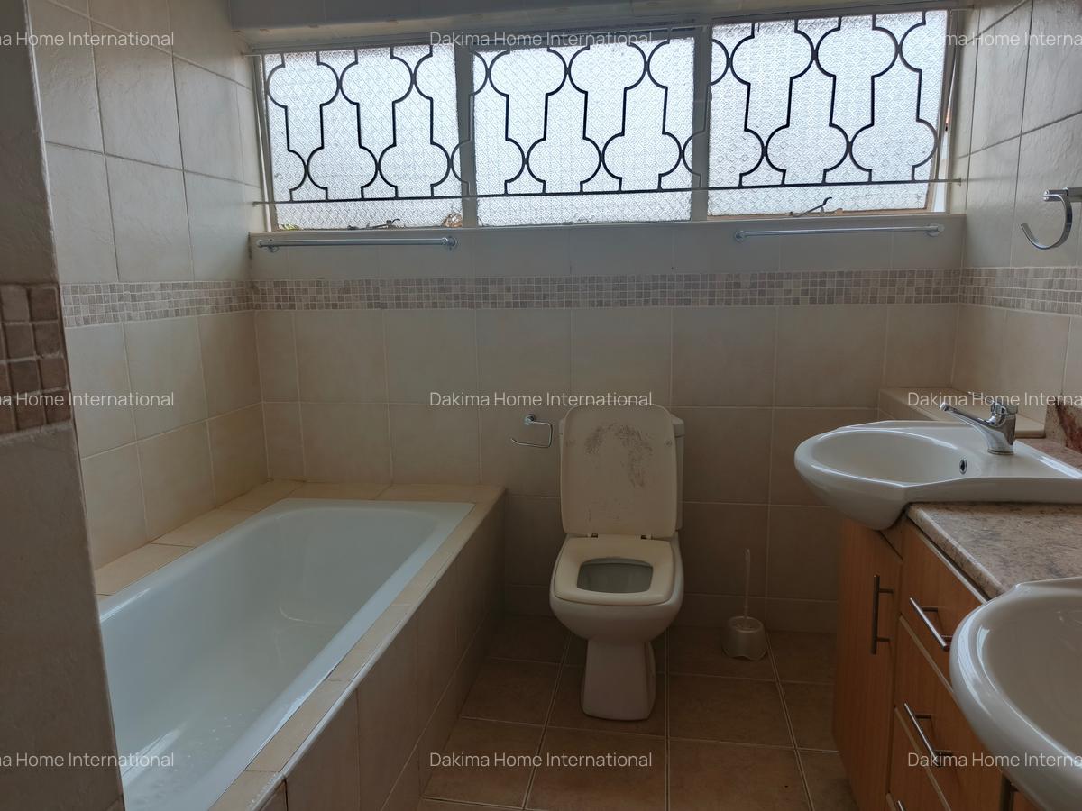 5 Bed House with En Suite in Gigiri - 14