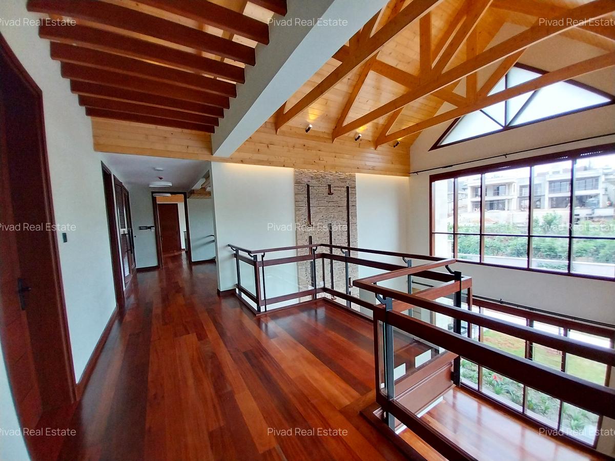 4 Bed House with En Suite in Runda - 4