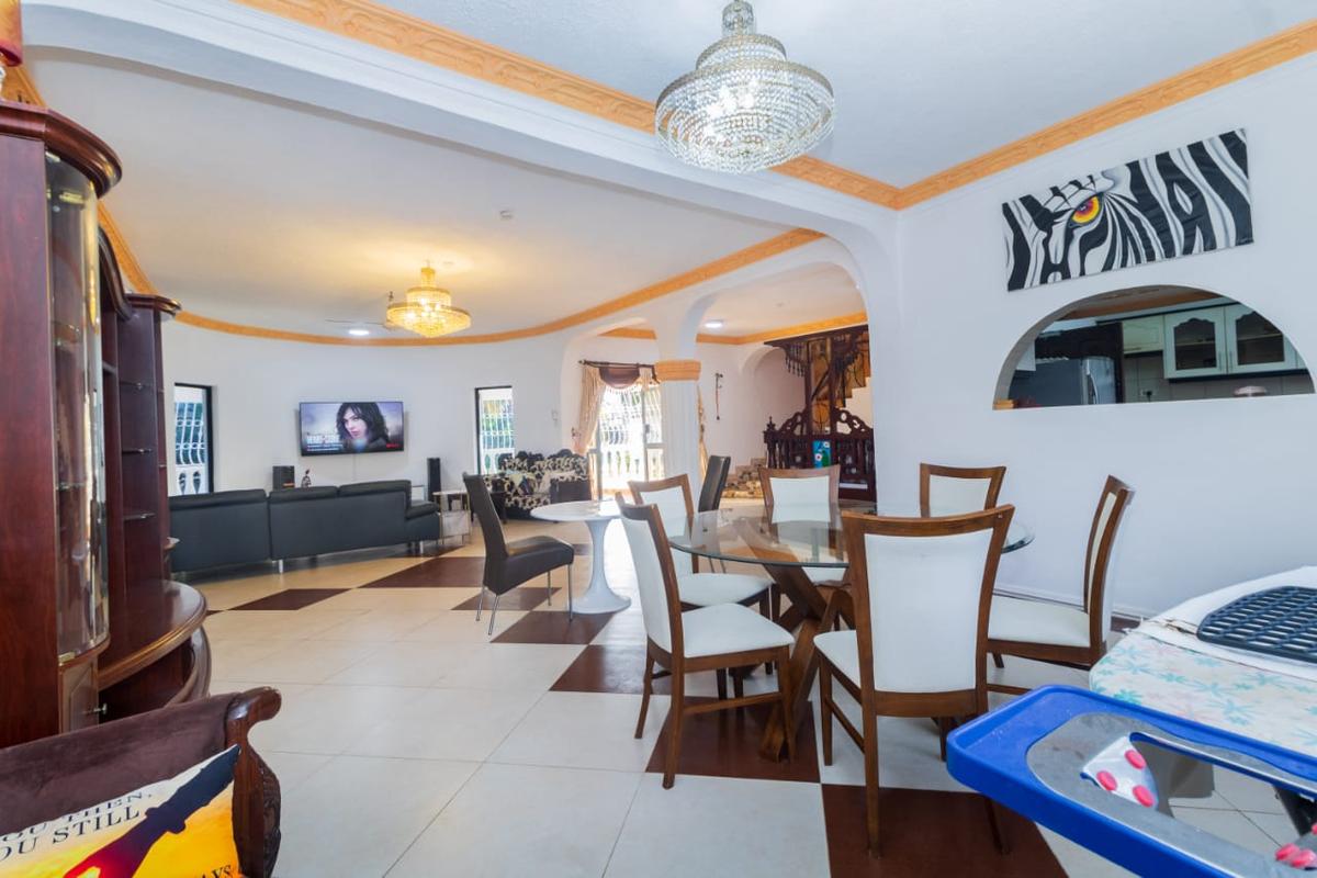 4 Bed Villa with En Suite in Diani - 2