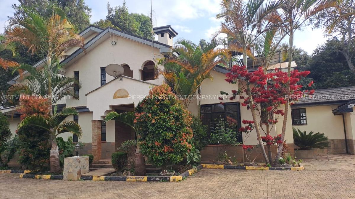 5 Bed Townhouse with En Suite in Runda - 1