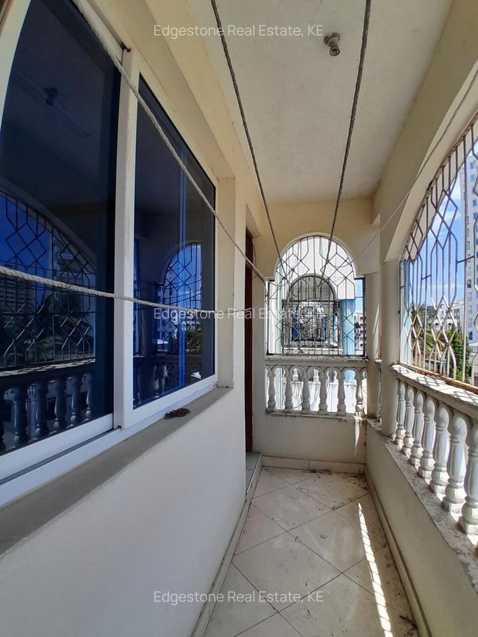 3 Bed Apartment with En Suite in Tudor - 6