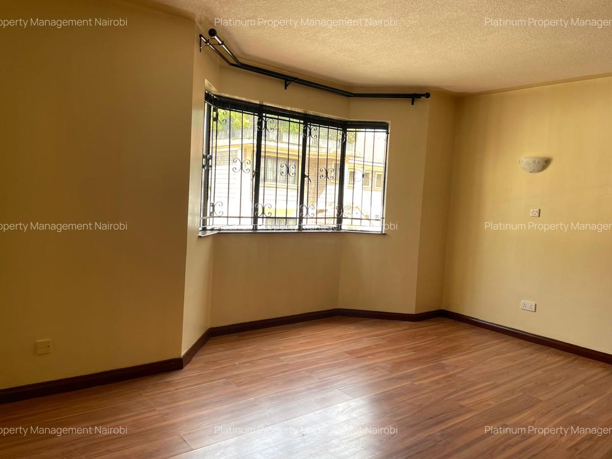 4 Bed House with En Suite at Grevillea Grove - 16