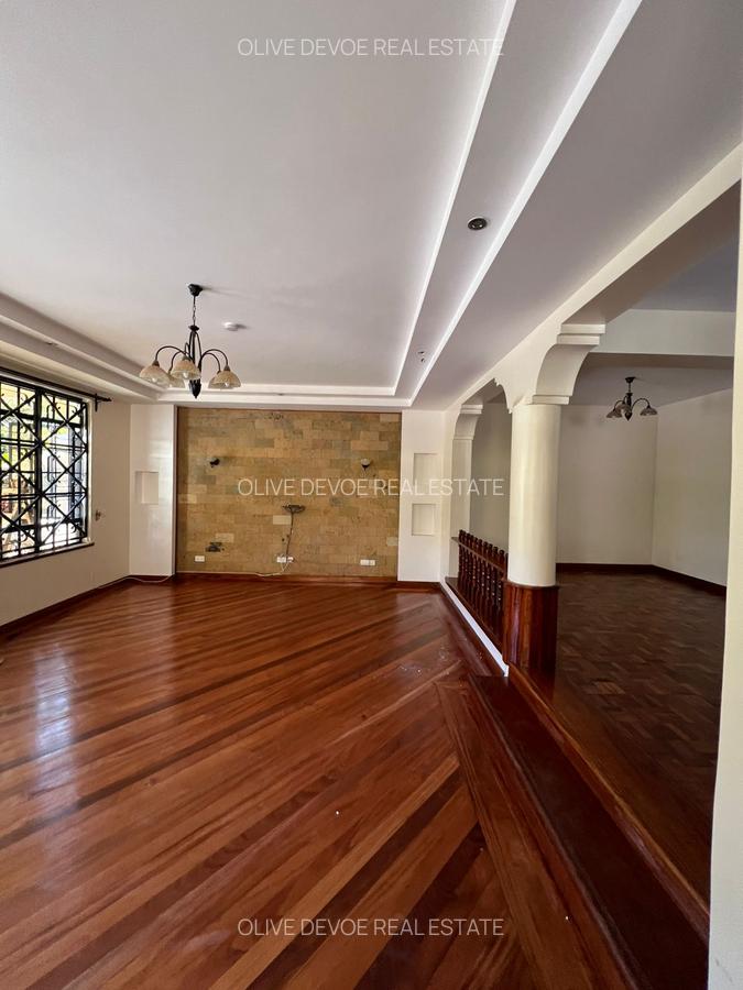 5 Bed Townhouse with En Suite in Kileleshwa - 10