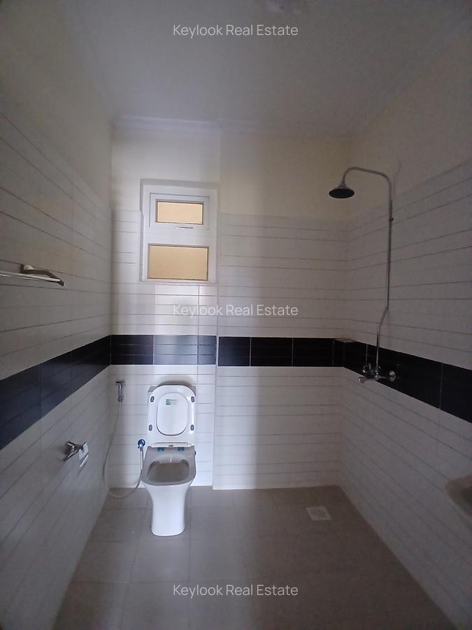 2 Bed Apartment with En Suite at Lavington - 12