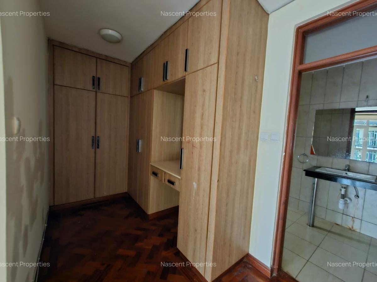 5 Bed Townhouse with En Suite in Lavington - 20