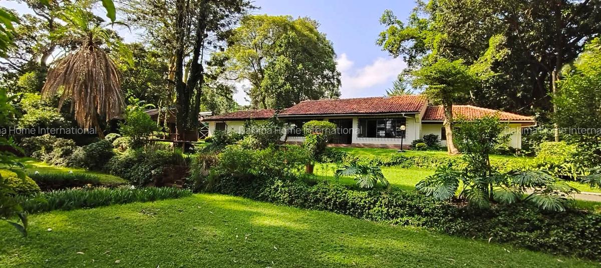 4 Bed House with En Suite in Rosslyn - 19