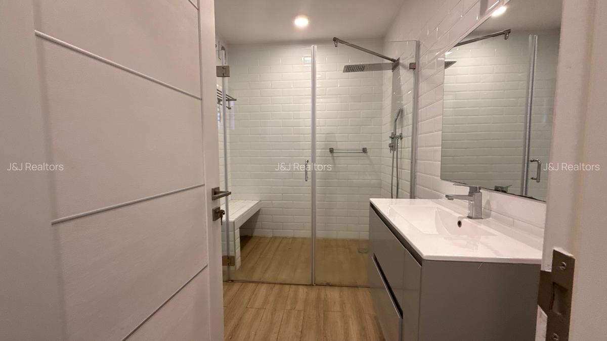 2 Bed Apartment with En Suite in Riara Road - 17