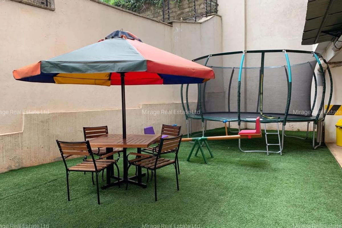 4 Bed Apartment with En Suite in Brookside - 17