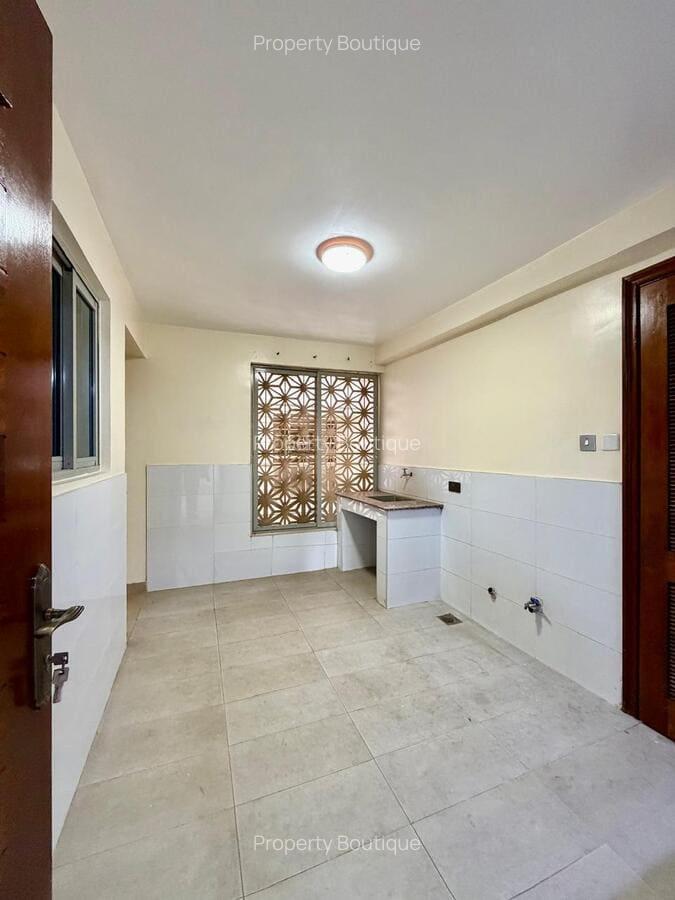 4 Bed Apartment with Swimming Pool at Lenana Road - 12