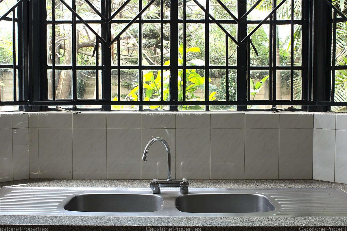 4 Bed Townhouse with En Suite at Runda - 20