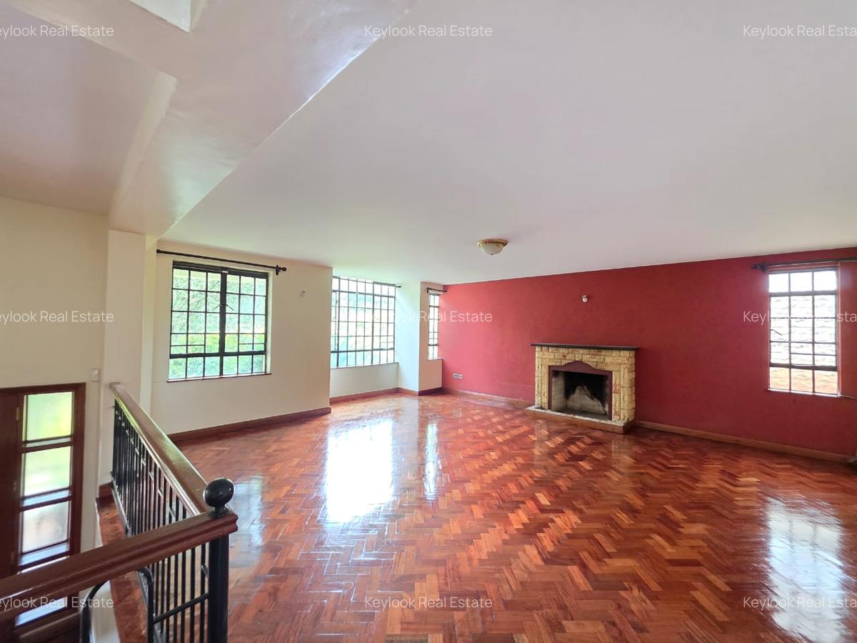 5 Bed Townhouse with En Suite at Lavington - 11