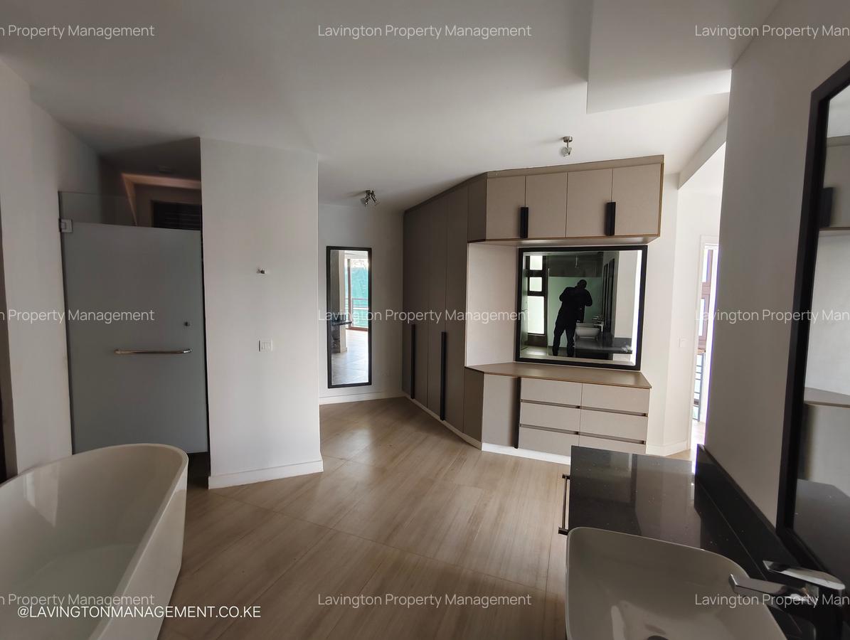 4 Bed Townhouse with En Suite at Chalbi Drive - 11