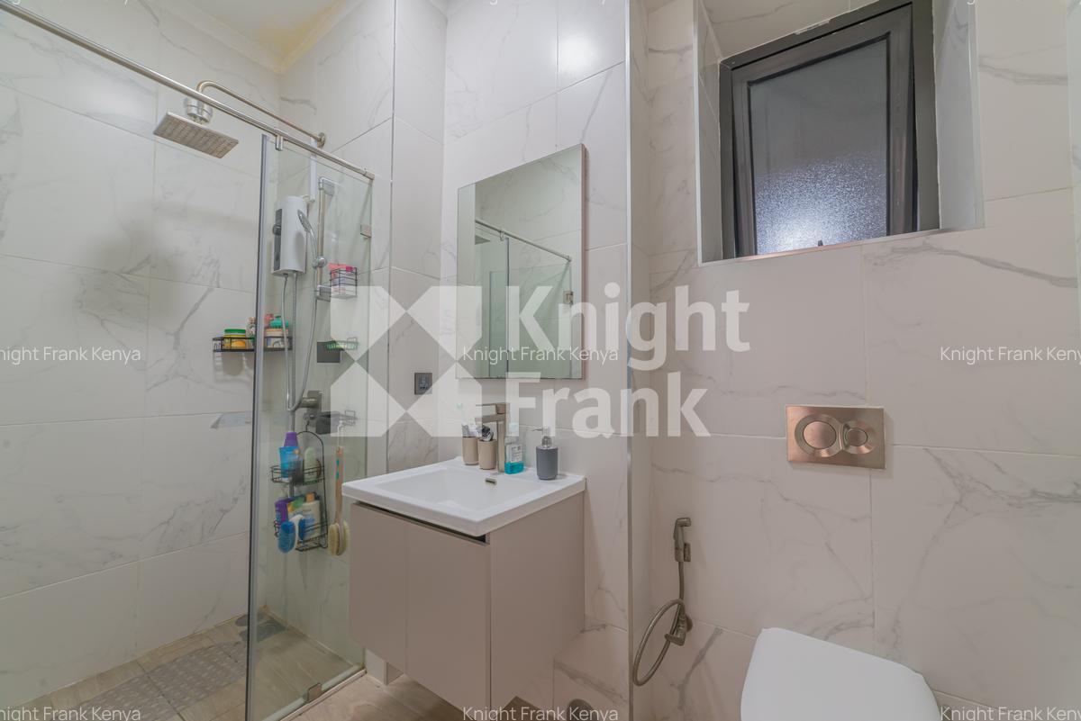 1 Bed Apartment with En Suite at Riverside Gardens - 4