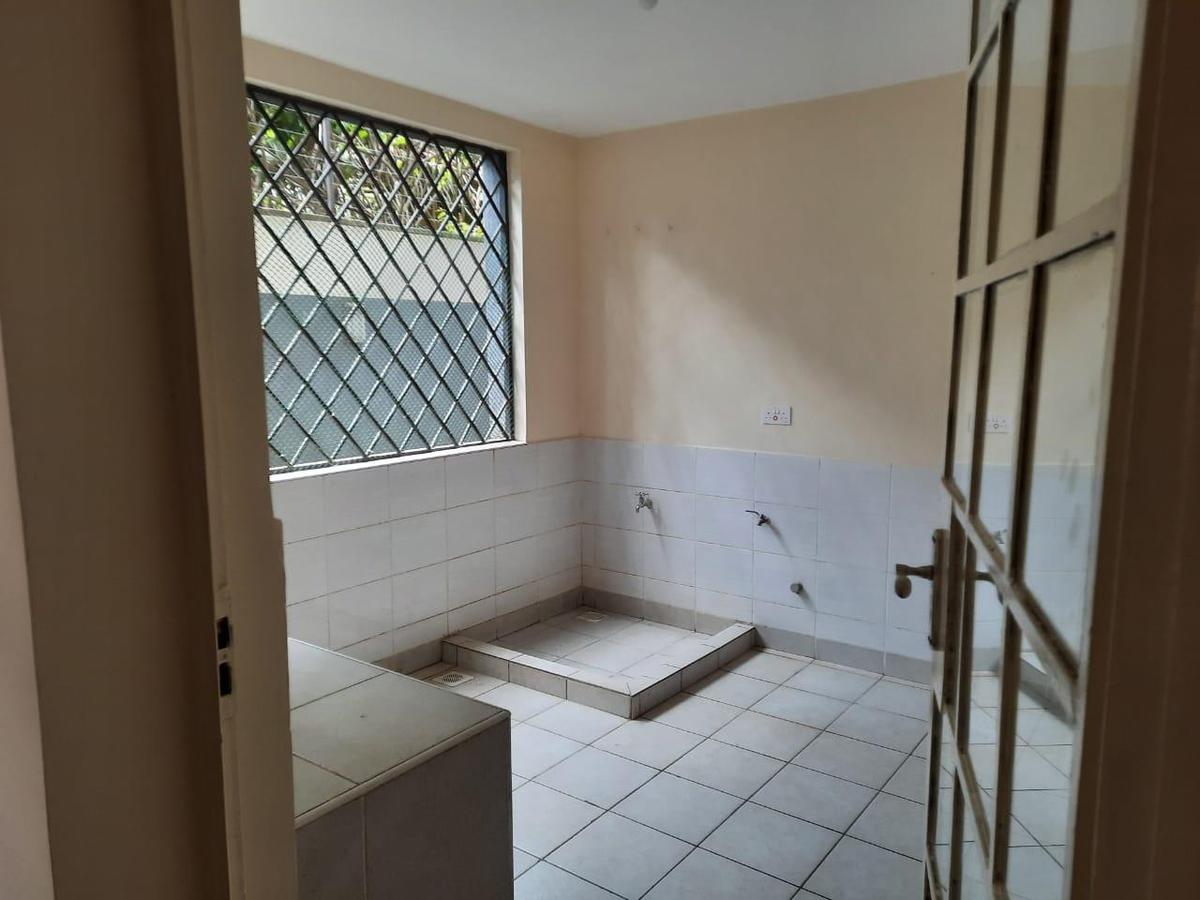 3 Bed Apartment with En Suite in Lavington - 11