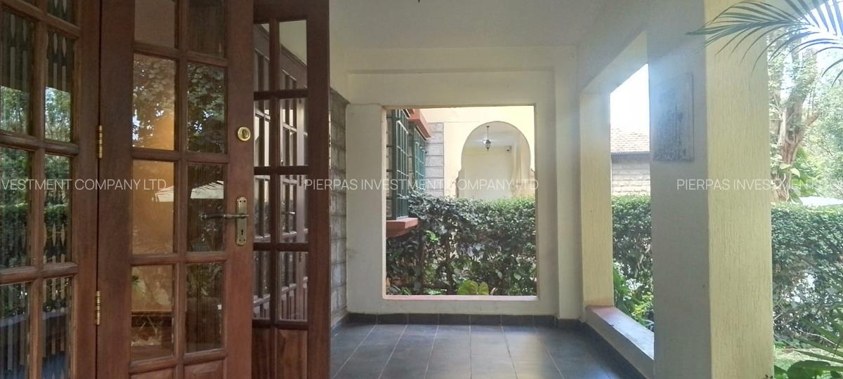 4 Bed Townhouse with En Suite in Lavington - 11