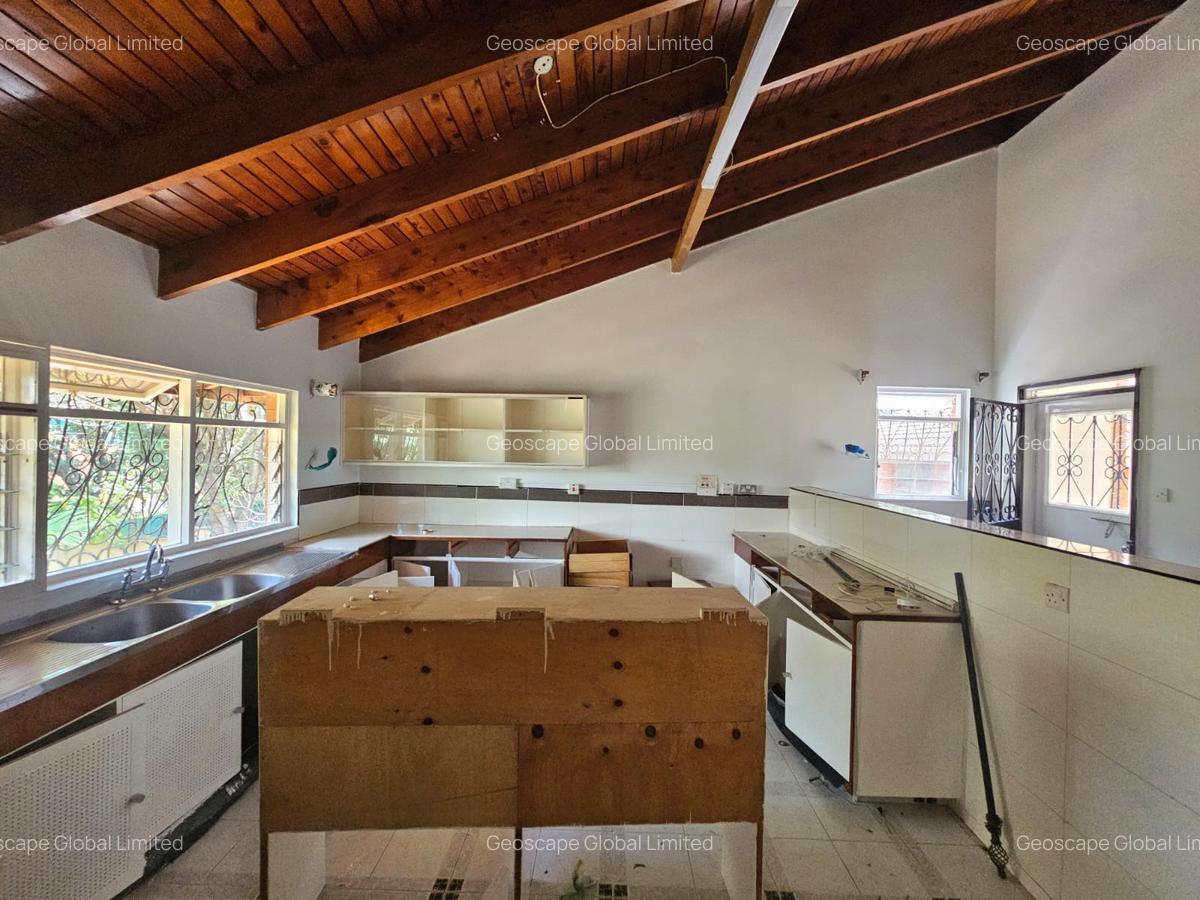 4 Bed House with En Suite in Runda - 4