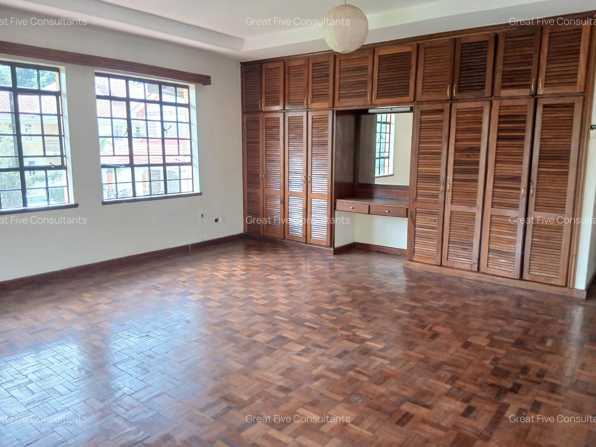 5 Bed Villa with En Suite in Runda - 19