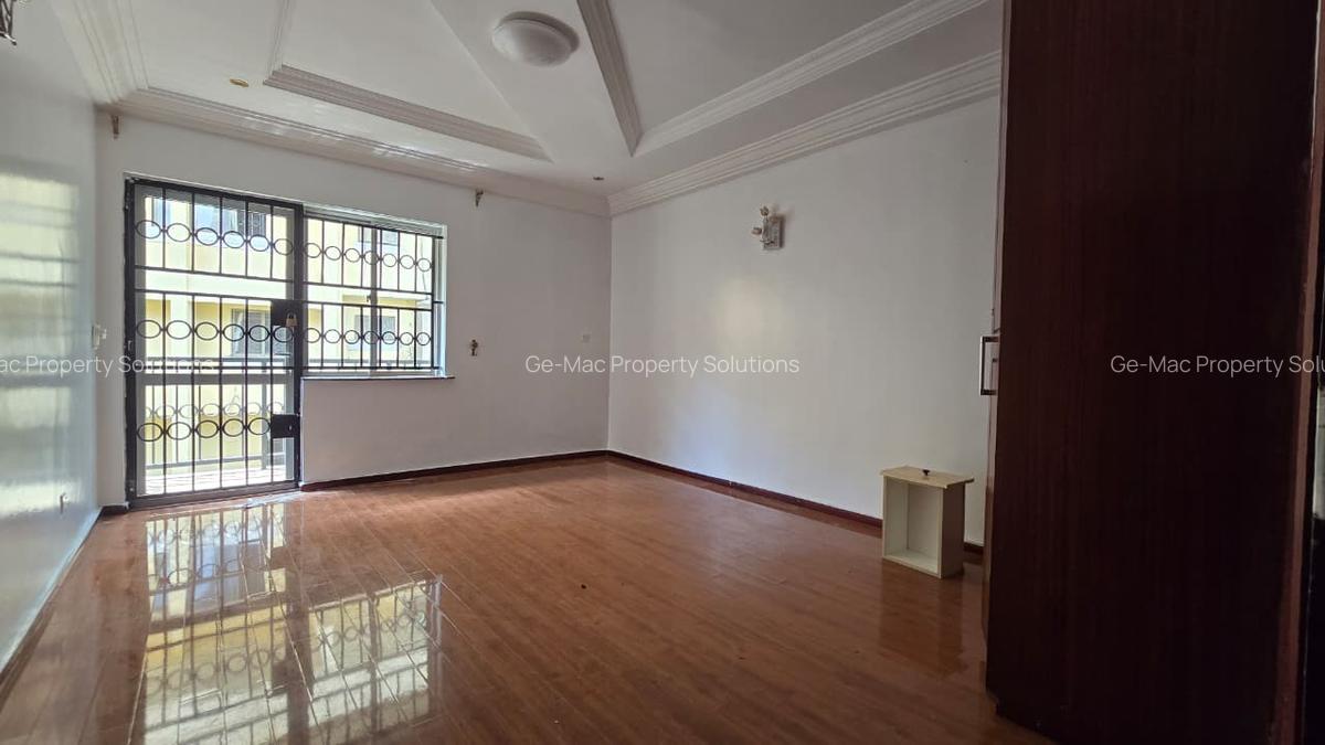 4 Bed Townhouse with En Suite in Lavington - 9