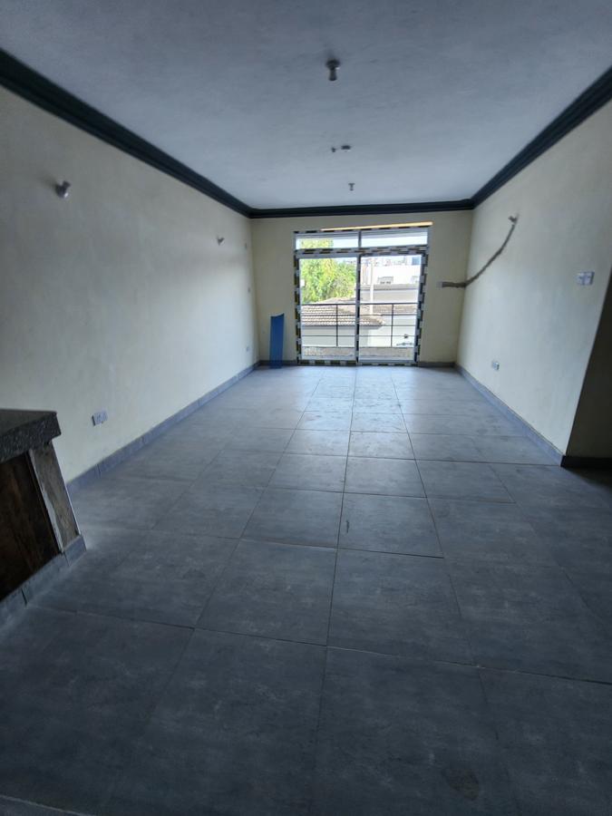 3 Bed Apartment with En Suite at Off Links Road - 8