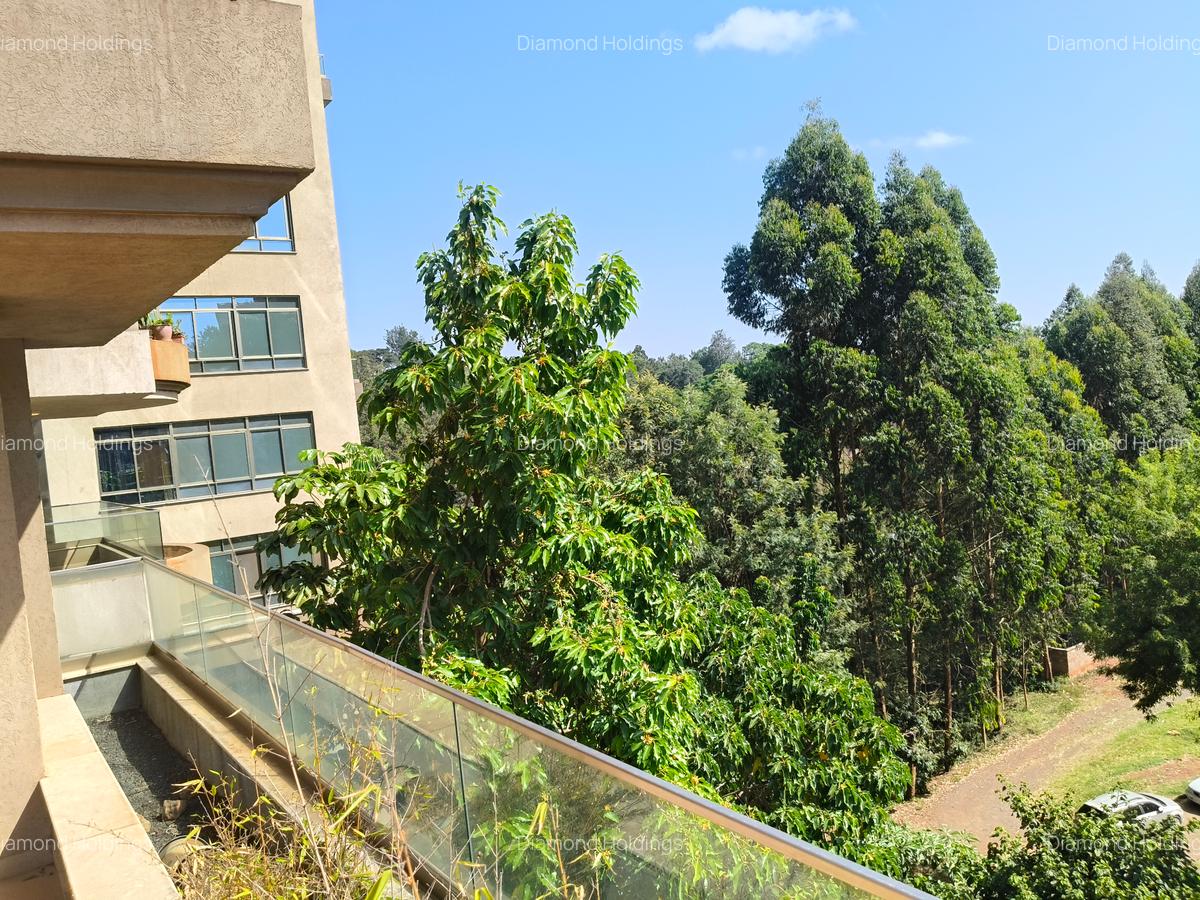 3 Bed Apartment with En Suite at Parklands - 4