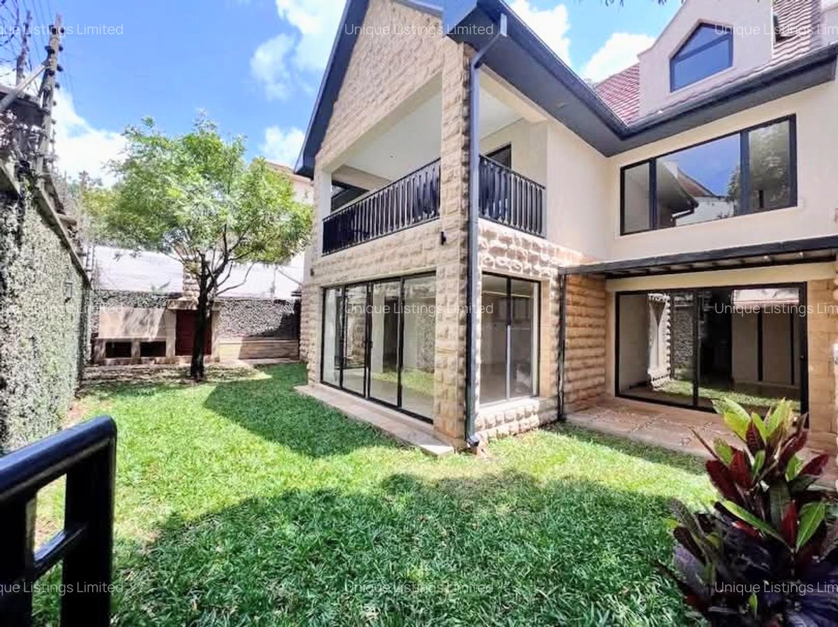 5 Bed Townhouse with En Suite in Lavington - 1