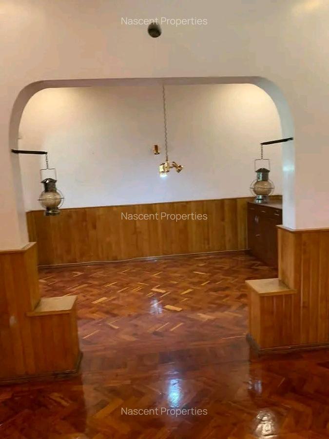 4 Bed House with En Suite in Spring Valley - 4