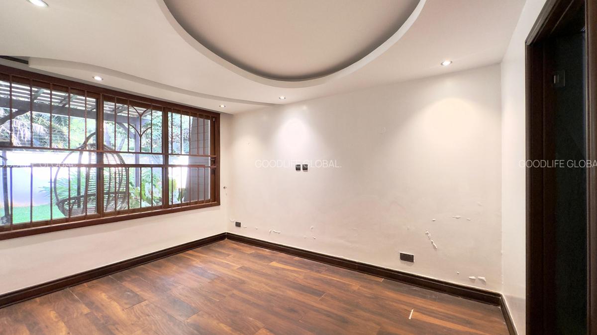 7 Bed House with En Suite at Kyuna - 15