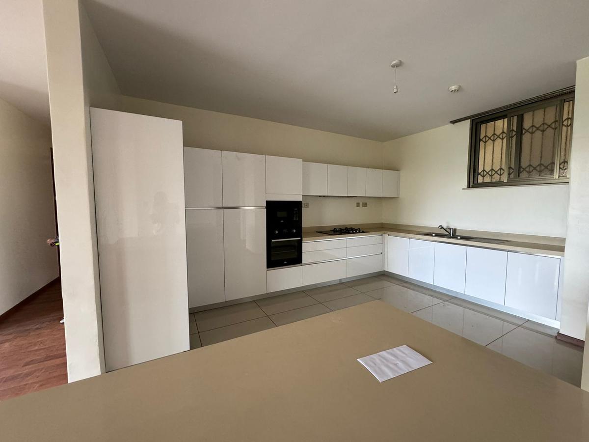 3 Bed Apartment with En Suite in Parklands - 3