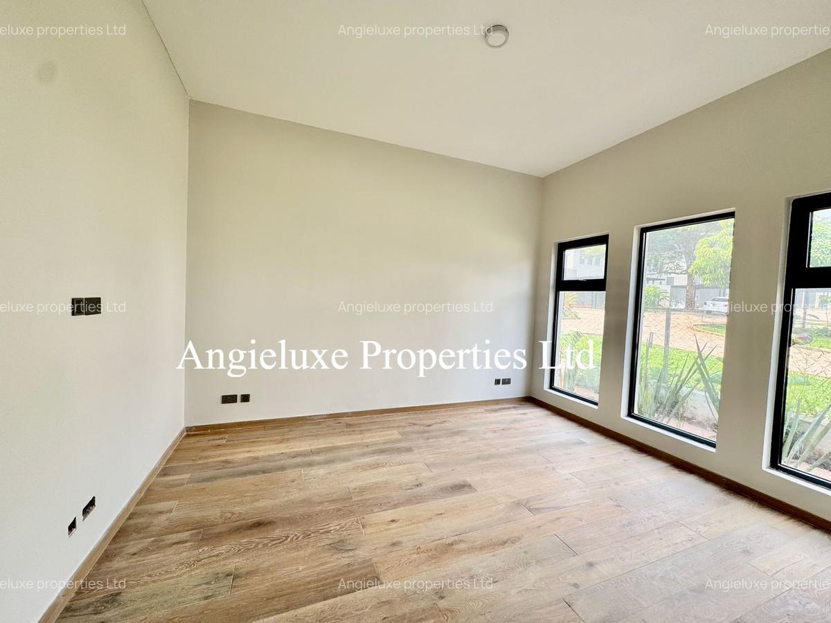 5 Bed Townhouse with En Suite at Runda - 9