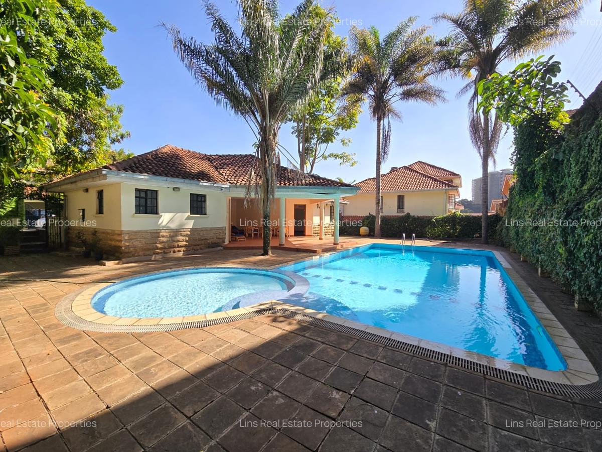 4 Bed Townhouse with En Suite in Spring Valley - 6